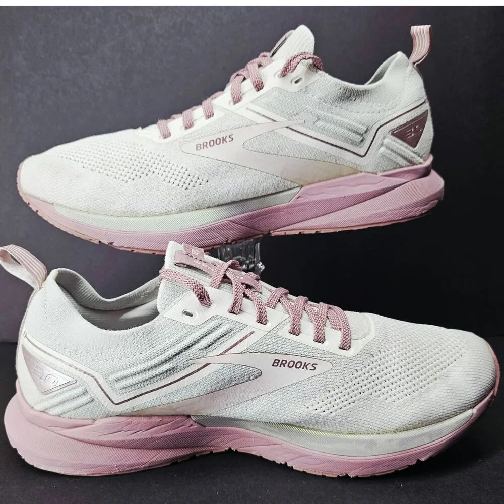 Brooks Women 11 Comfy footwear